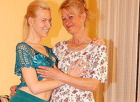 Twosome blonde old and young lesbians have a go fun